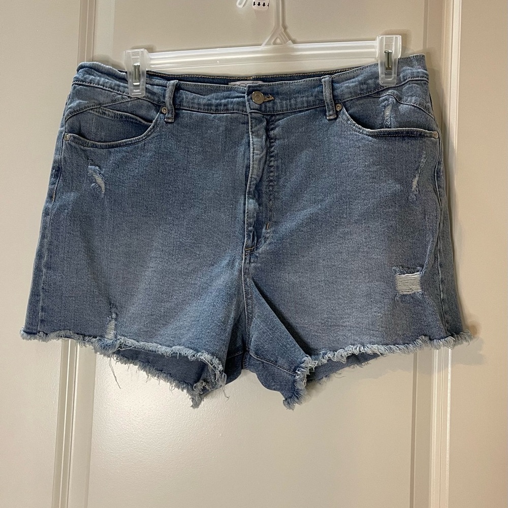 Sofia Distressed Jean Shorts W/Stretch “Chi Shorty” Size 16